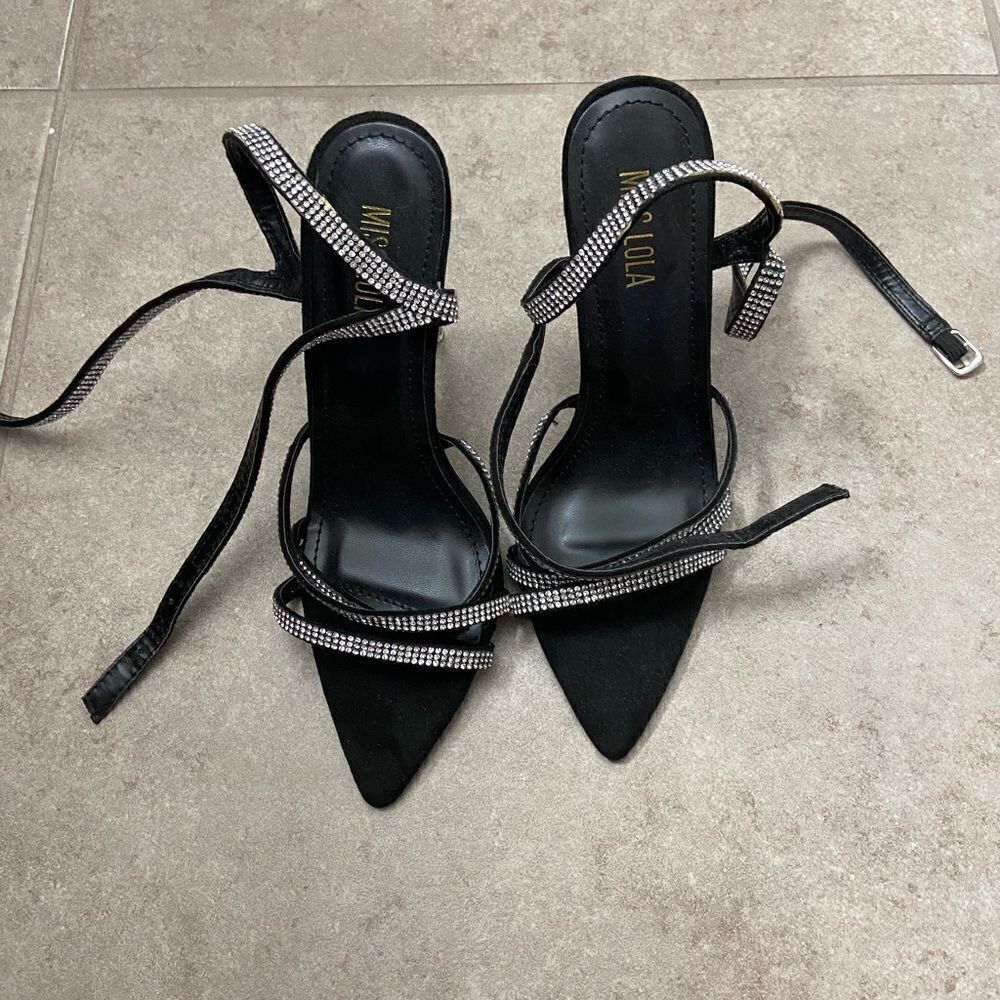 Miss Lola Luxe Touché Black Heels - Picture 2 of 4